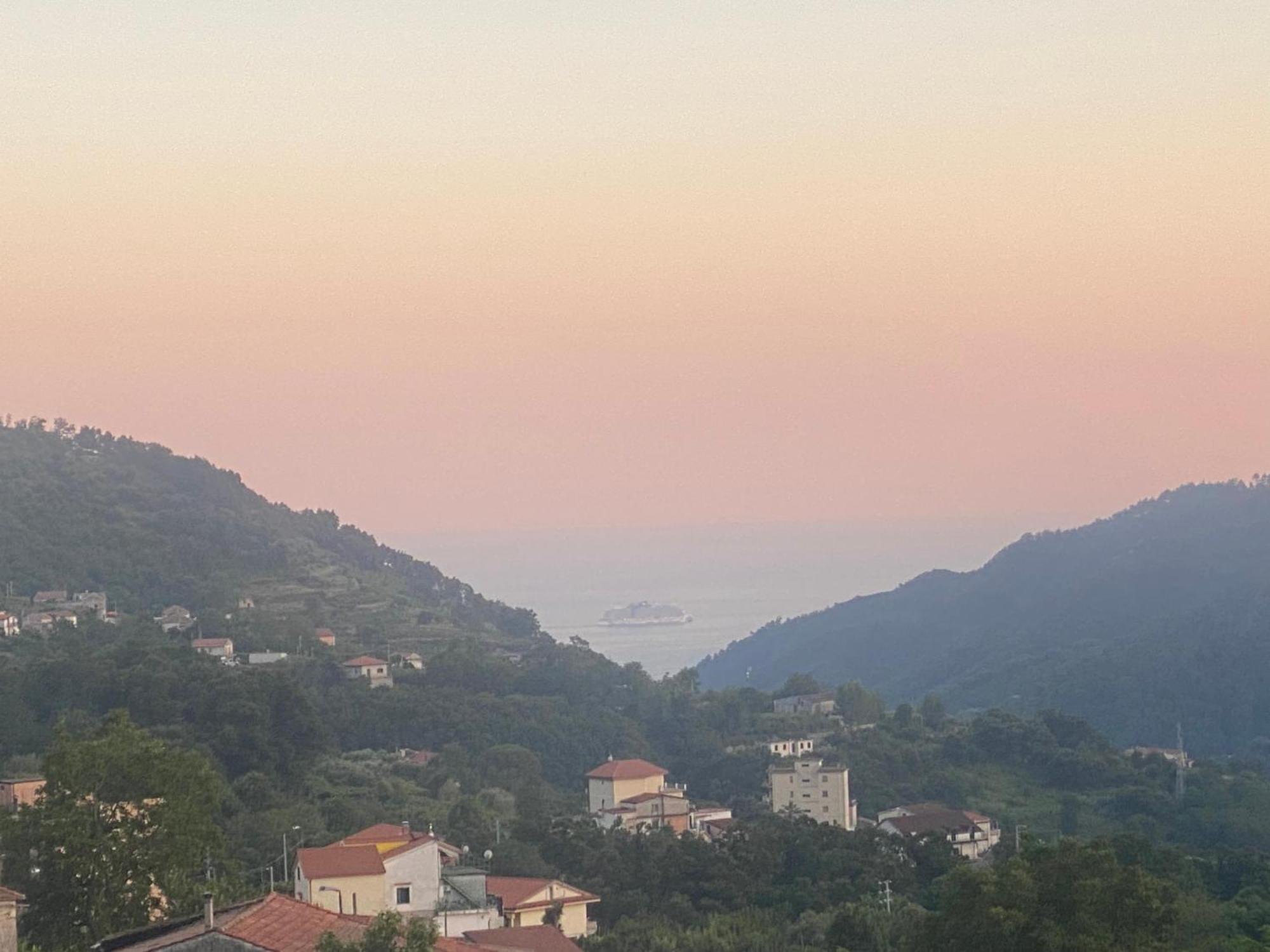 Una Suite Pop Nel Blu Della Costiera Tramonti Exterior foto